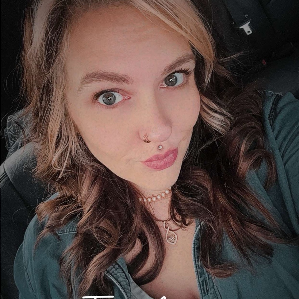 Meet your Posher, Monica